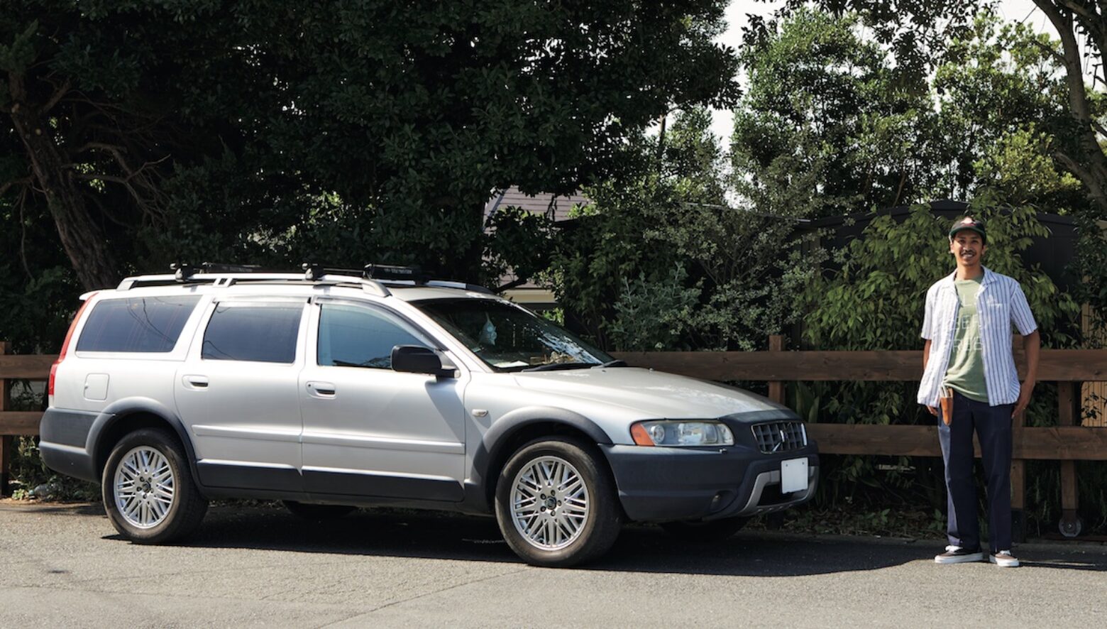 多彩な外遊び道具を常備した、ボルボ党のファミリーカー。（'05 VOLVO XC70）