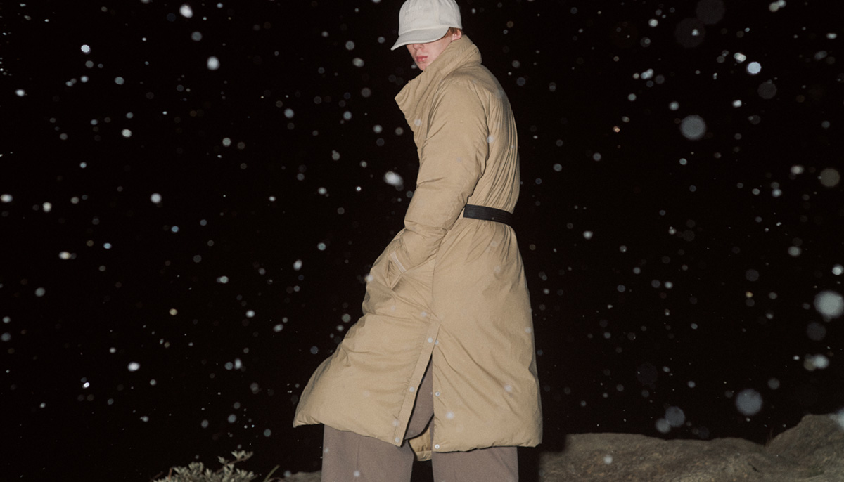 ナンガ × F/CE.の大人気ダウンシリーズに、アーシーな新色がお目見え