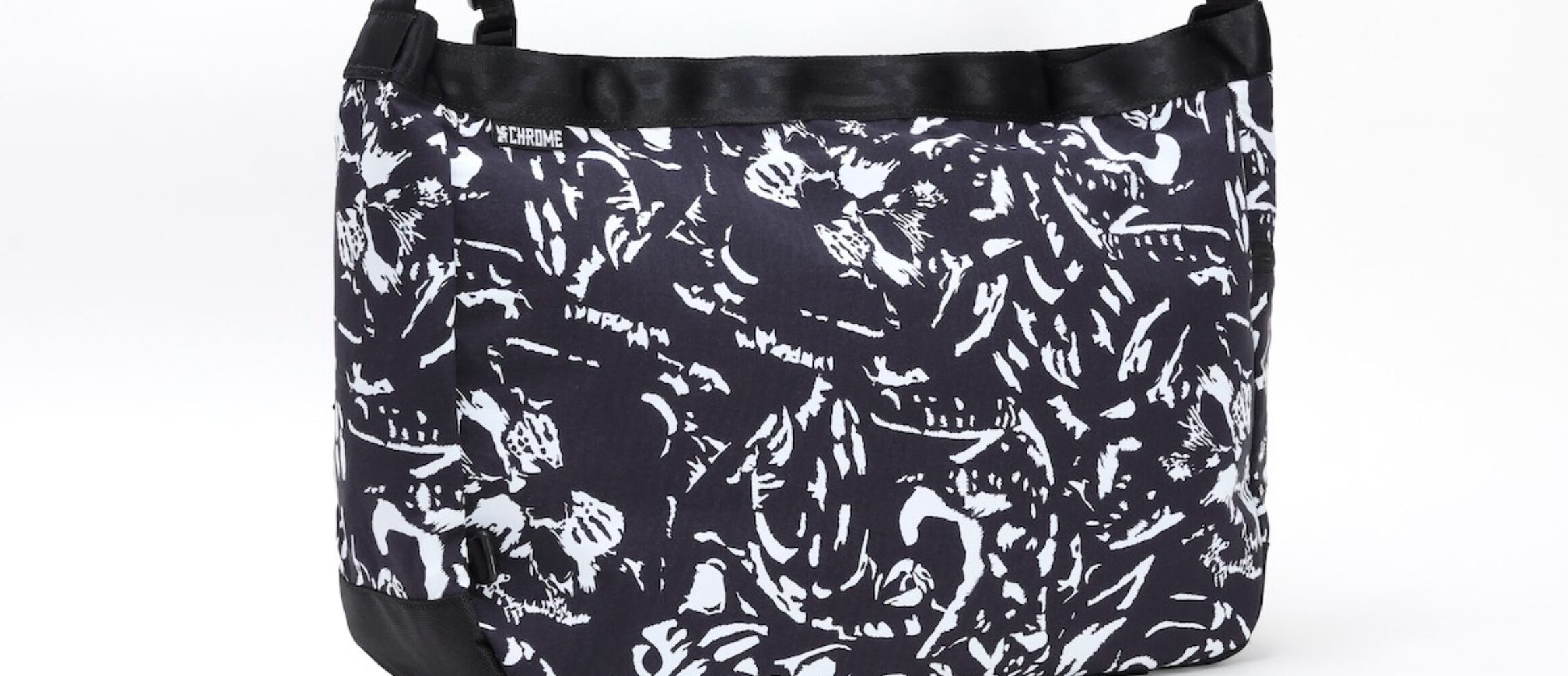 クロームの人気バッグにアレキサンダーリーチャンのフレーバーをオン