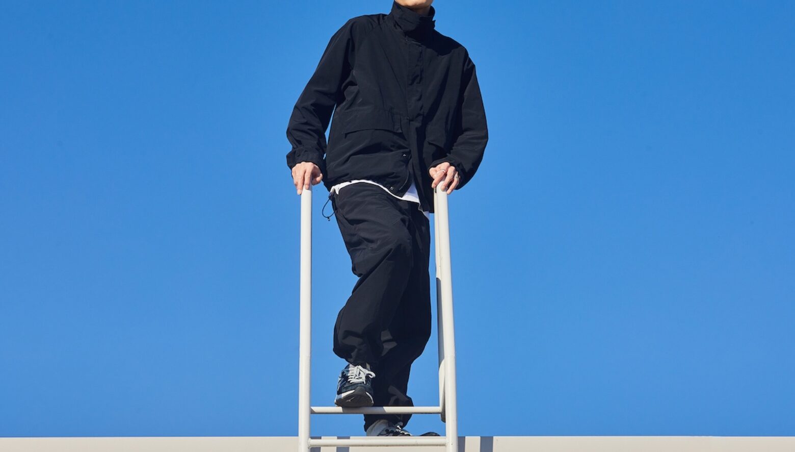 アークネッツがゴールドウインに別注した、大人ムードなナイロン