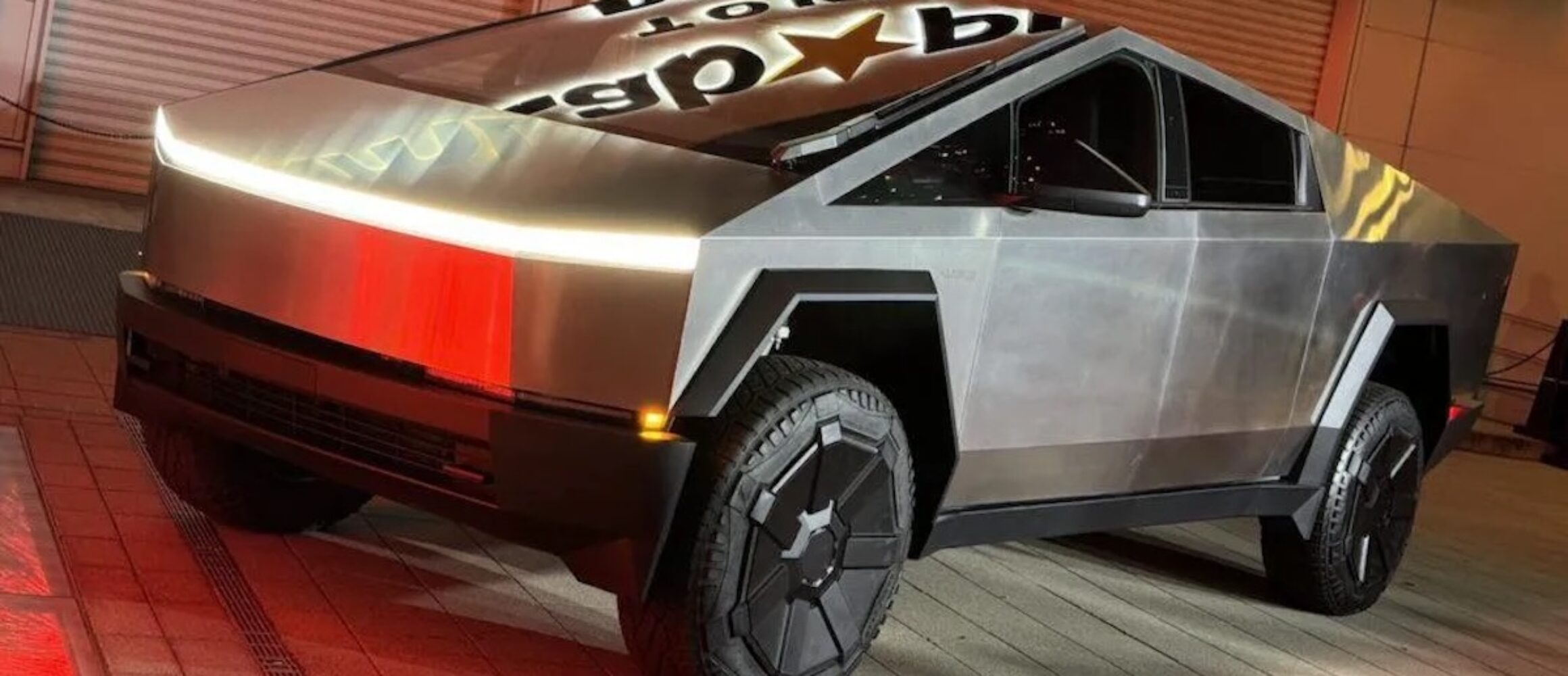 TESLA_CYBERTRUCK_EVENT_21-