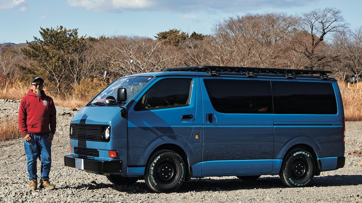 釣具もバイクも積み込める、動くデカい遊び部屋。（'13 TOYOTA HIACE