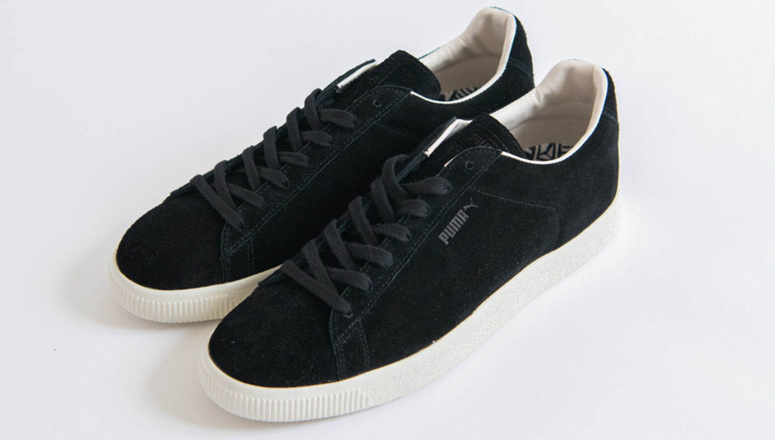 トゥモローランドから、プーマの定番モデルである“SUEDE “の別注メイド