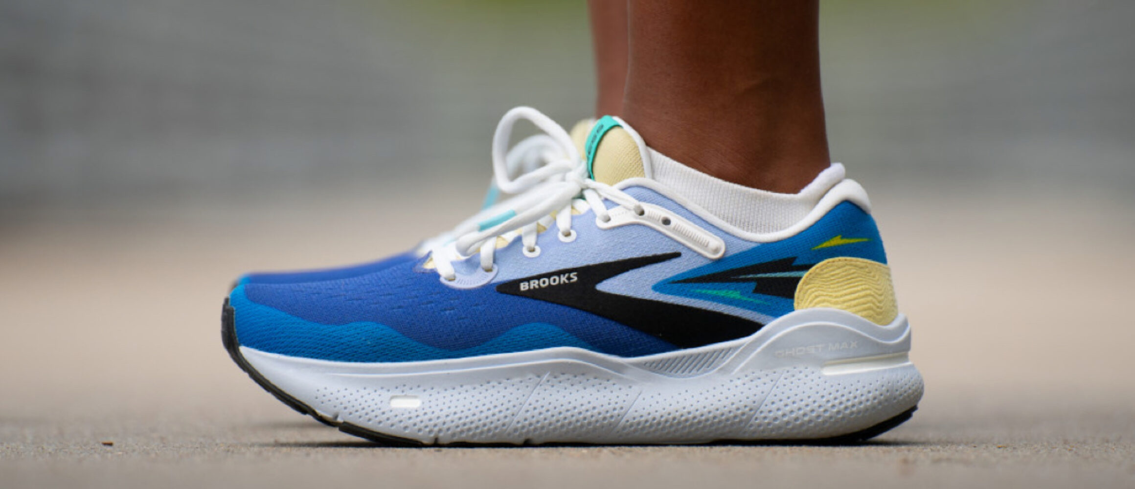 BROOKS ブルックス ランニングシューズレーシングシューズ 厚底 ブルックスの厚底シューズがアート性の高い一足に。走る喜びが実感