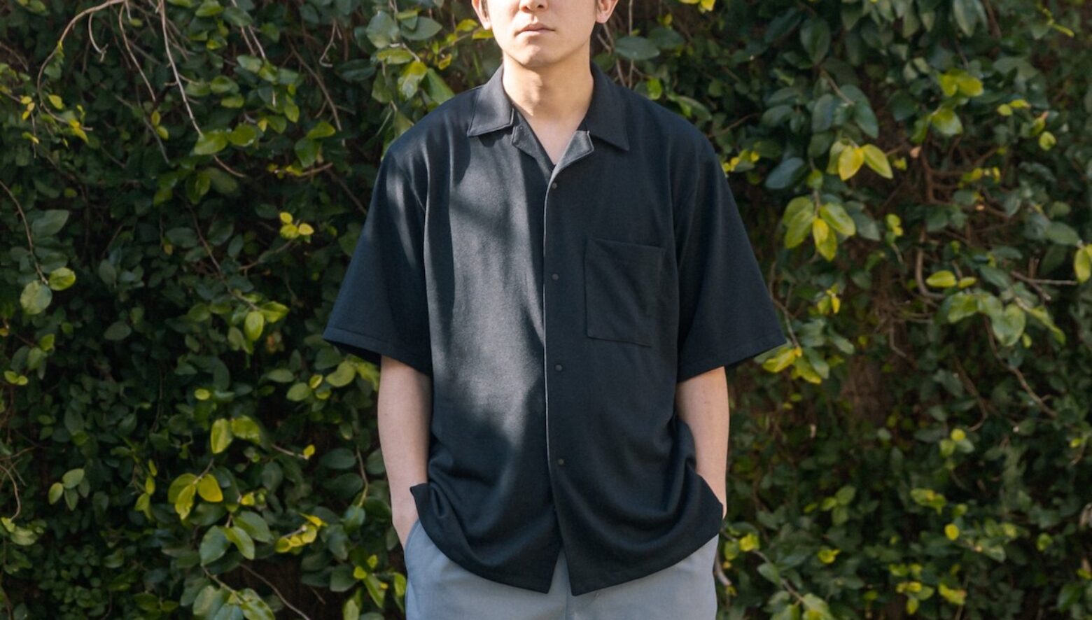 真夏でも快適に！ ブリングの大人顔なドライ素材オープンカラーシャツ 