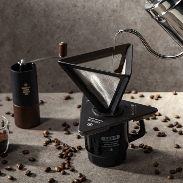 正四面体”のドリッパー⁉︎ 韓国発、アウトドア特化でデザインも