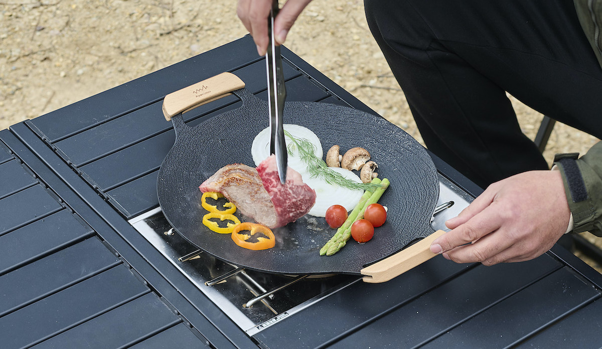 シーズニング不要！Alpen Outdoorsの万能アルミグリルは、一石三鳥ばり