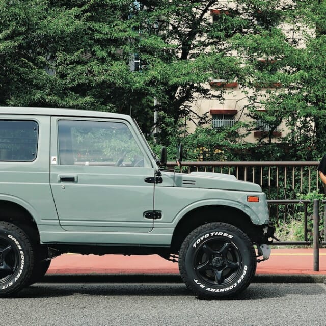 ナローカスタムした2代目は、キャンプ場往復の通勤車。（'93 SUZUKI