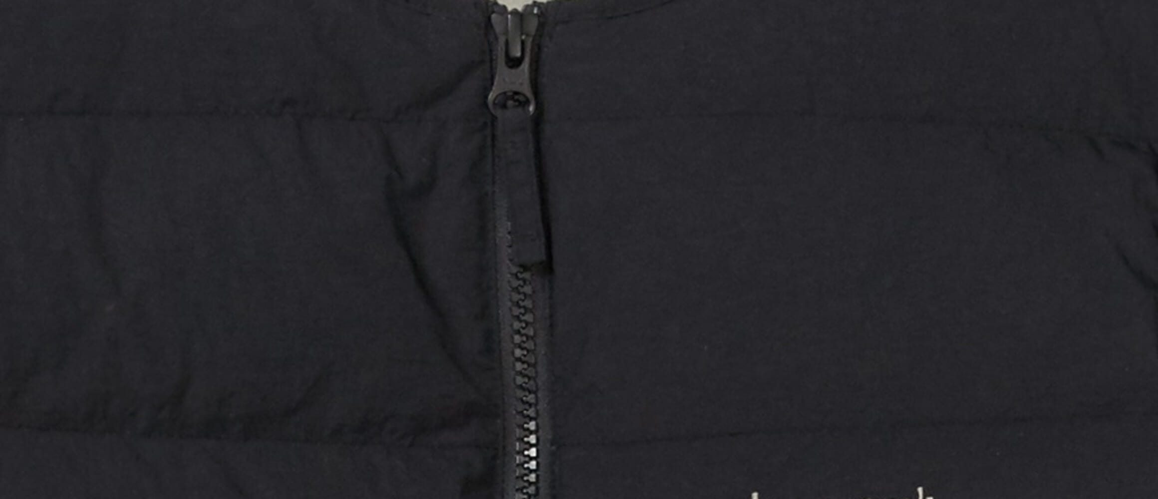 スノーピークから、日本未展開の海外限定アパレルラインが