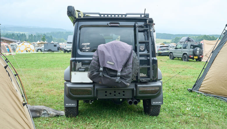 【’23 JIMNY SIERRA JB74】長距離も林間も走り抜ける、アウトドアカスタムが◎。