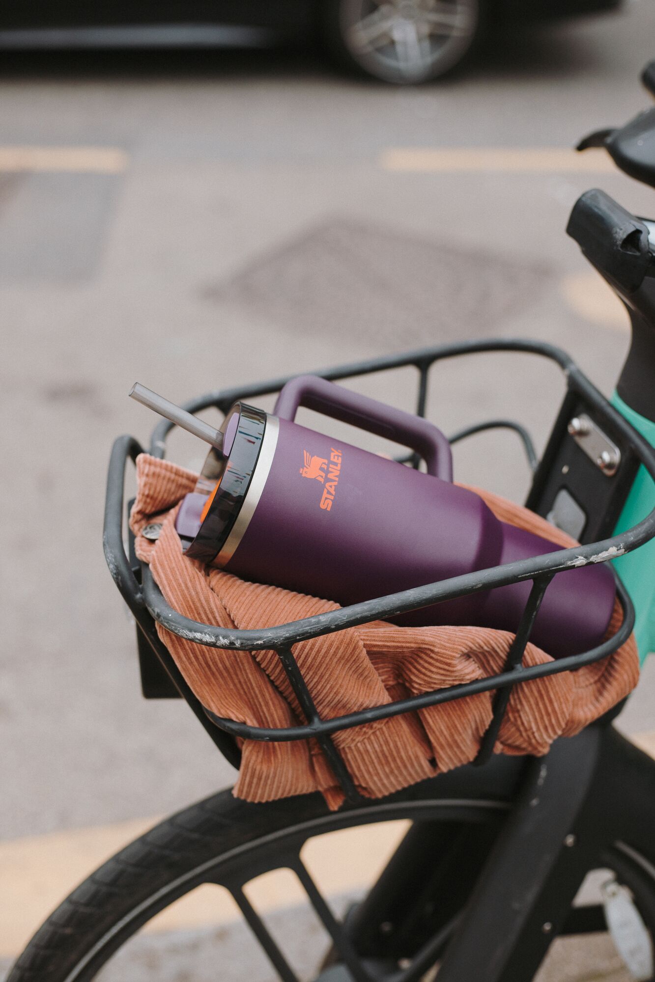 ストローが飛び出しにくい仕様にバージョンアップ！スタンレーの人気