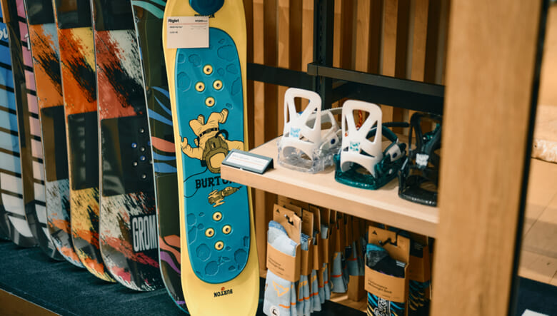 Burtonショップで新作DIG！ 掘り出しモノ７選と、編集部的“買い”なポイント。