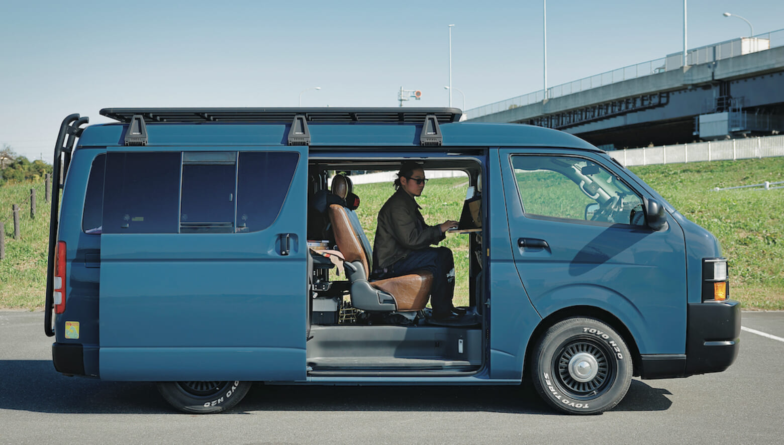 遊びも仕事も、ぜんぶ載せ！ ワンボックスカーの達人スタイル。#1 | GO