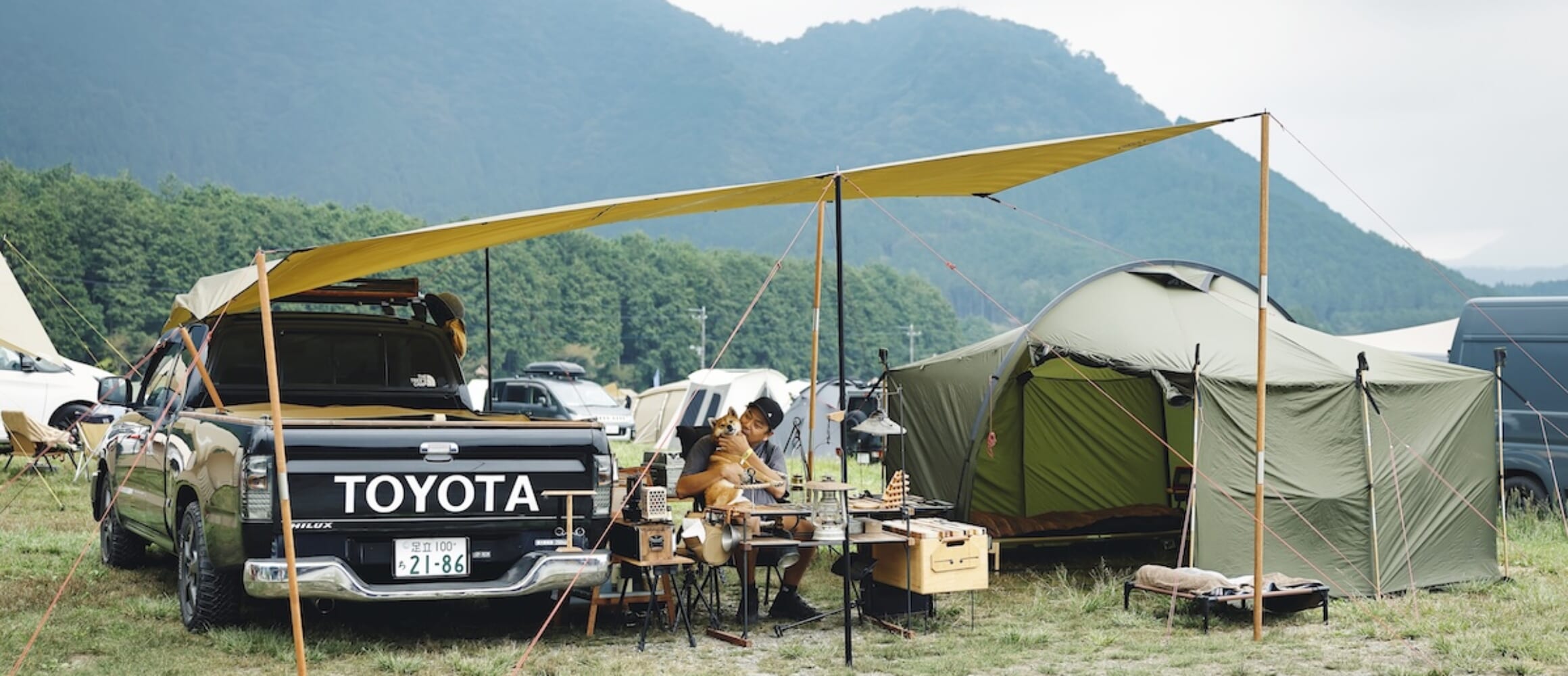 ワークアウトキャンパー専用 木工細工と片流れ屋根で、ほっこりレトロなテイストに。（GO OUT CAMP