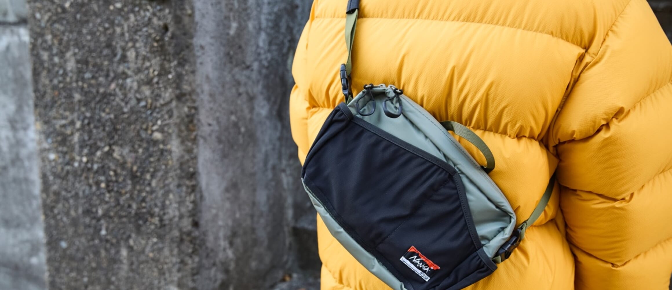 使い勝手を追求したギミックが随所に。アウトドアブランドのショルダー