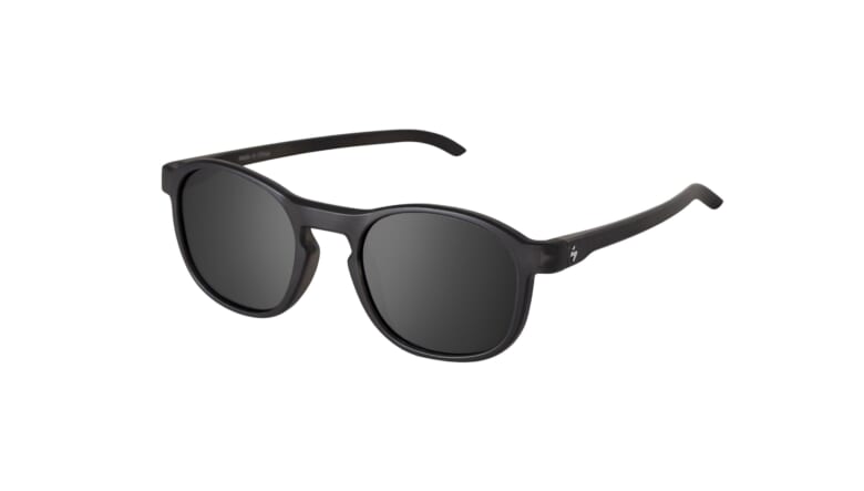 北欧生まれのニッチなアイウエアブランドを発見。スポーツ由来のデザイン＆機能が魅力の新作2型をピックアップ。