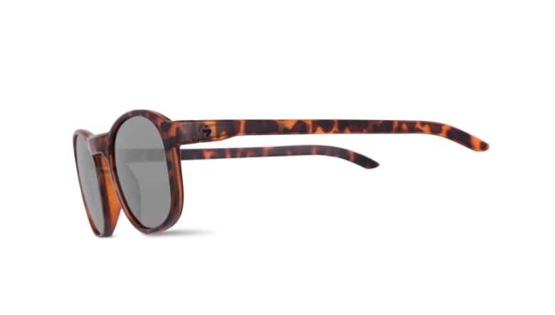 北欧生まれのニッチなアイウエアブランドを発見。スポーツ由来のデザイン＆機能が魅力の新作2型をピックアップ。