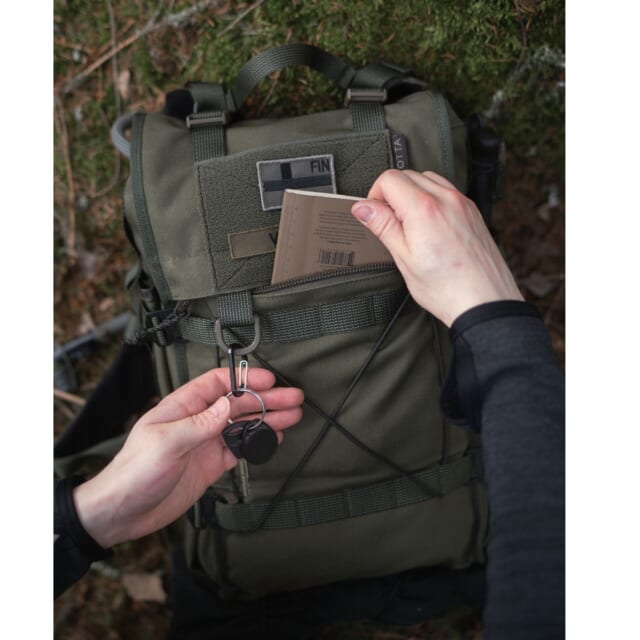 Savotta Kahakka 15L green zipper pouch | GO OUT WEB