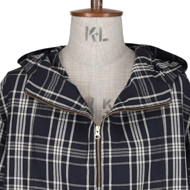 コットンとリネンを掛け合わせたクラシカルな Scyeの新作セットアップ