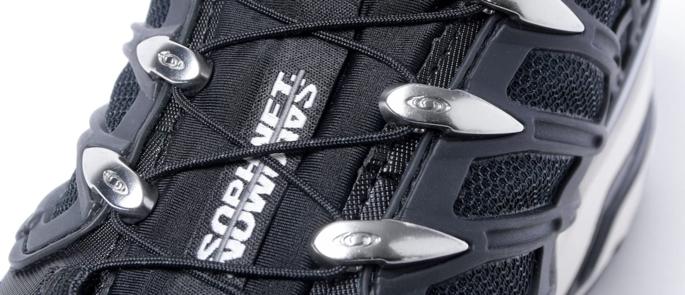 ソフネットとソロモンの初コラボはゴアテックスを搭載した東京モチーフ