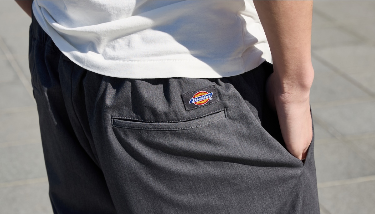 アークネッツがアレンジしたディッキーズのワークパンツ。まるで