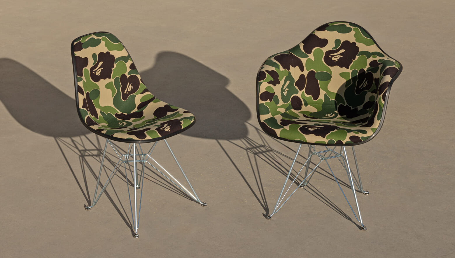長く愛されるミッドセンチュリーモダンな家具がBAPEのカモフラでPOPに