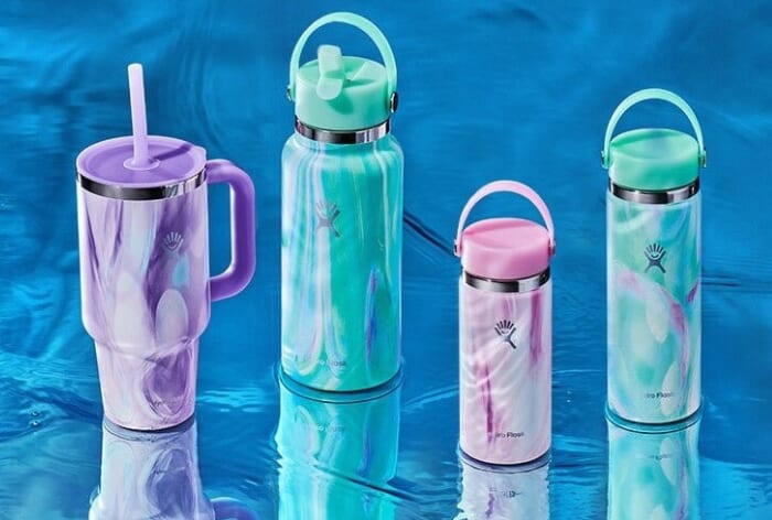 水中を漂うクラゲがモチーフ？幻想的な海の煌めきをマーブル模様で再現