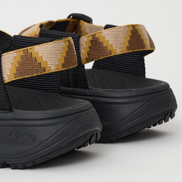 ジャカードテープで“WMらしさ”を注入。ホワイトマウンテニアリング