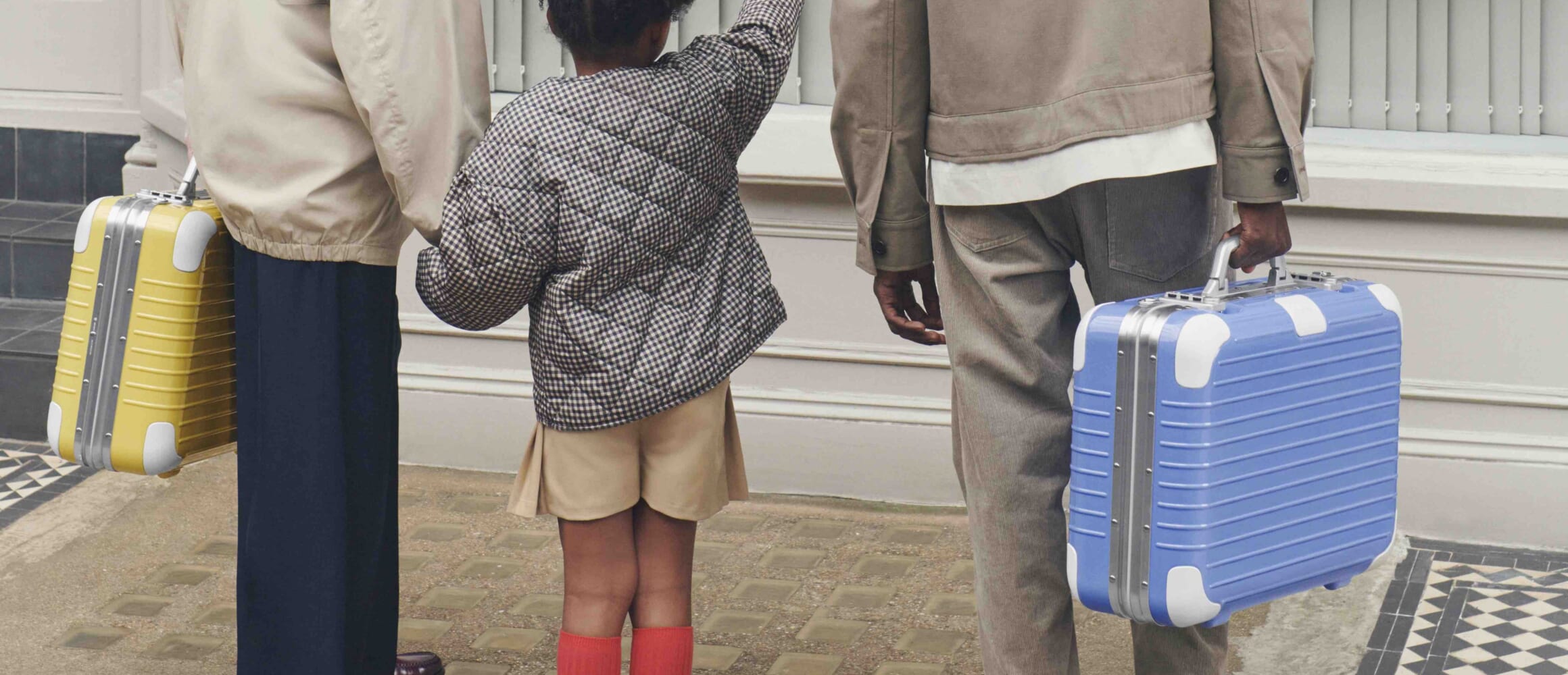 リモワから、旅が待ち遠しくなるノスタルジックな限定スーツケースが再