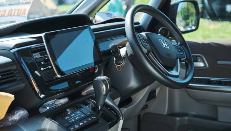 【’16 HONDA STEP WGN】キャンプスタイルに応じて積めるミニバンへ乗り換え。