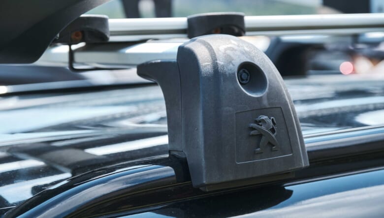 【’20 PEUGEOT e-2008】オール電化の家とともにクルマも電気自動車に。