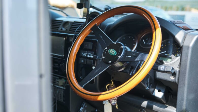 【’12 LAND ROVER DEFENDER】20年来の憧れモデルを時間をかけてカスタム。