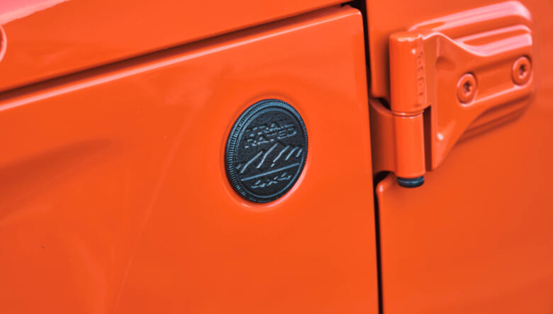 【’23 JEEP WRANGLER】自然の景色に映えるビビッドカラーが決め手。