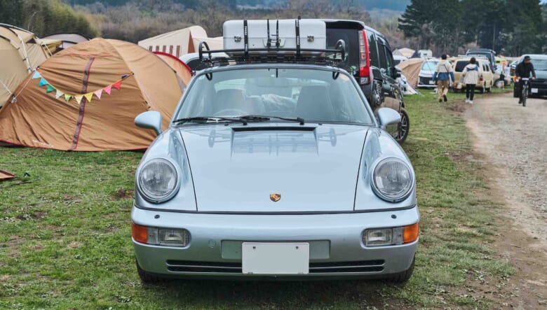 【’92 PORSCHE 911 CARRERA 2】屋根の上にギアを積んで、街からフィールドまで。