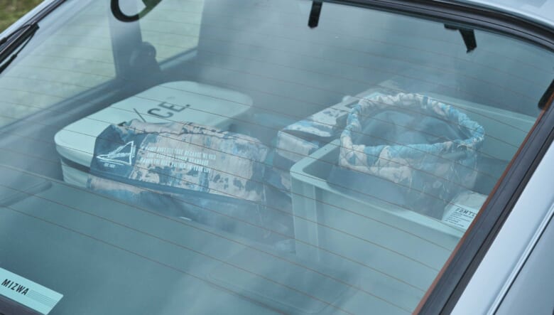 【’92 PORSCHE 911 CARRERA 2】屋根の上にギアを積んで、街からフィールドまで。