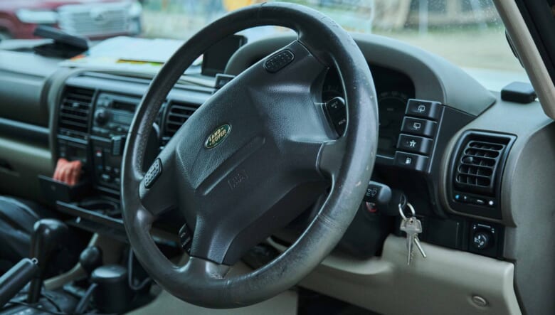【’03 LAND ROVER DISCOVERY 2】街乗りでもフィールドでもちょうどいいサイズが魅力。