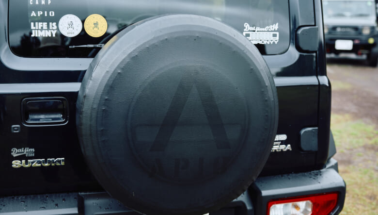 【’22 JIMNY JB74】パワー重視のシエラながら、レトロスタイルな仕上がり。