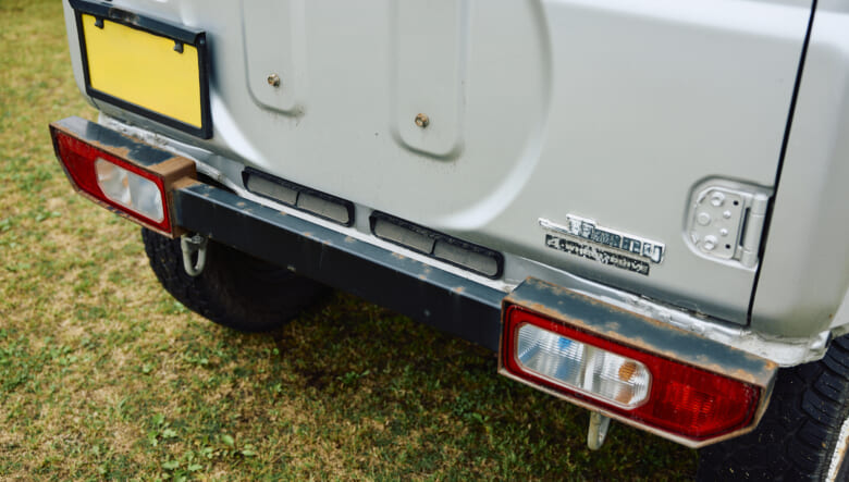 【’18 JIMNY JB64】あえてのサビが味わい深い。JA11パーツ流用にも注目！