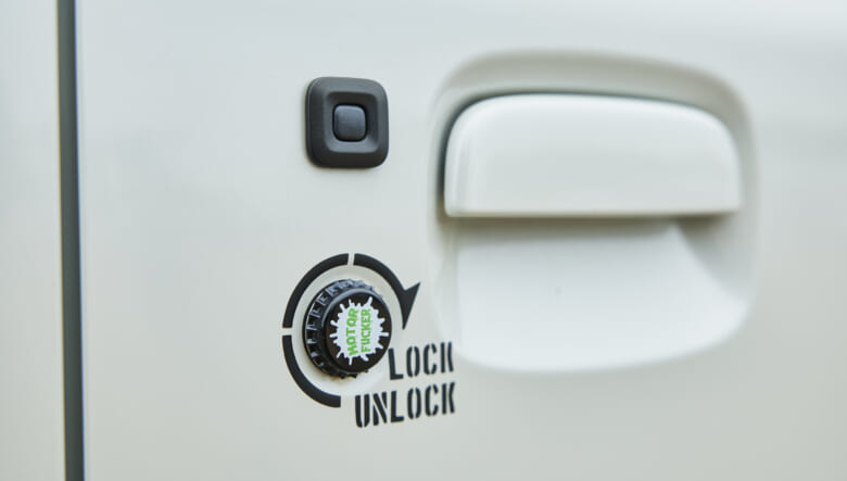 【’22 JIMNY JB64】JA22をオマージュした、レトロなフェイスが好み。