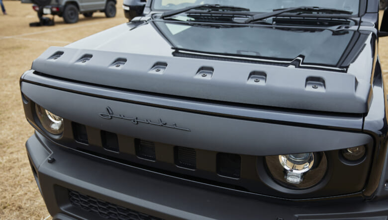 【’23 JIMNY SIERRA JB74】DIYカスタムの愛車は、オールブラックで統一。