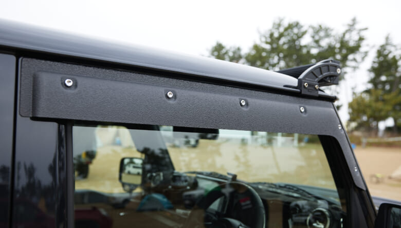 【’23 JIMNY SIERRA JB74】DIYカスタムの愛車は、オールブラックで統一。