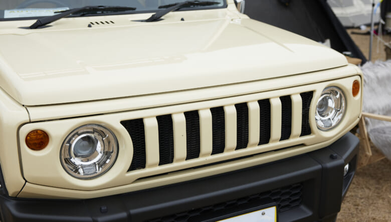【’23 JIMNY JB64】キャンプがより楽しくなるレトロ風なエクステリア。
