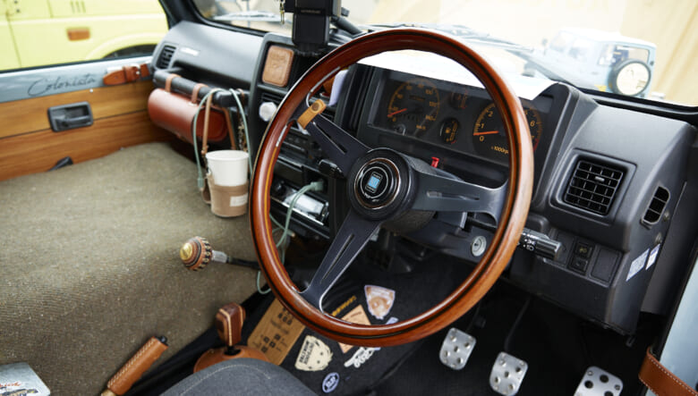 【’95 JIMNY JA11】随所に仕込むシルバーで、クラシックな仕上がりに。