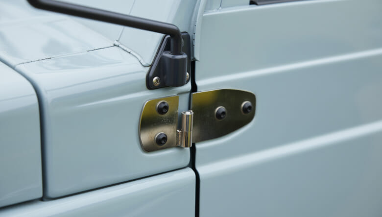 【’95 JIMNY JA11】随所に仕込むシルバーで、クラシックな仕上がりに。