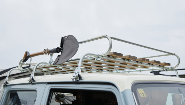 【’95 JIMNY JA11】随所に仕込むシルバーで、クラシックな仕上がりに。