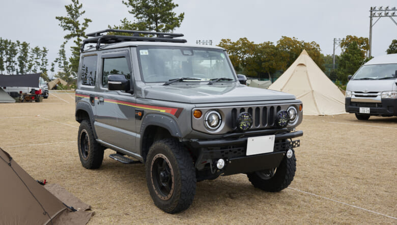 【’23 JIMNY JB64】サイドも正面もぬかりなし！細部パーツにこだわりあり。