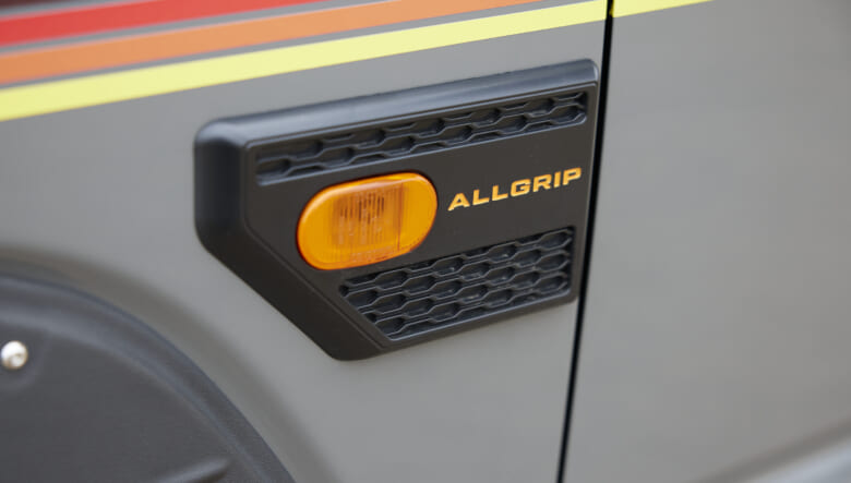 【’23 JIMNY JB64】サイドも正面もぬかりなし！細部パーツにこだわりあり。