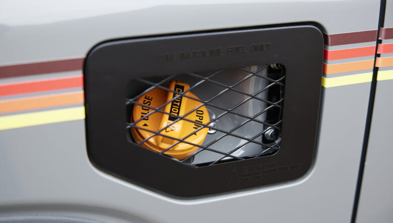 【’23 JIMNY JB64】サイドも正面もぬかりなし！細部パーツにこだわりあり。