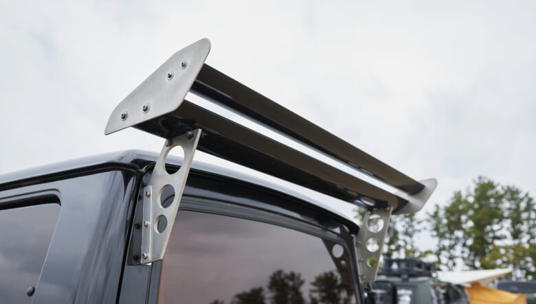 【’92 JIMNY JA11】父親と合作した愛車は、イカついウイングが主役。