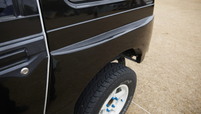 【’92 JIMNY JA11】父親と合作した愛車は、イカついウイングが主役。